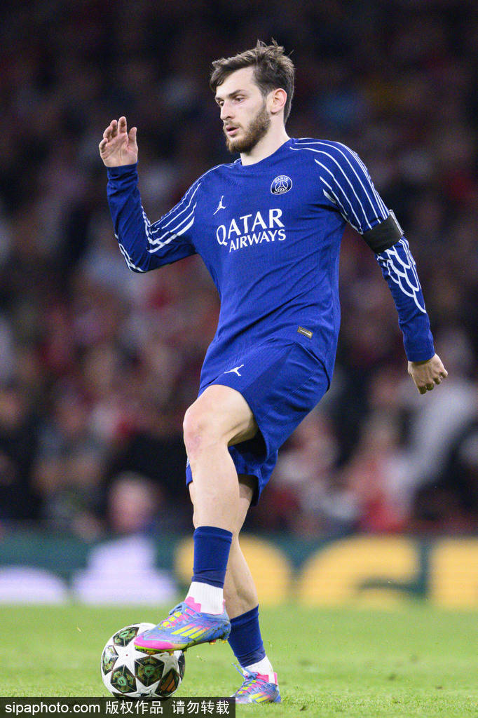 足坛罕见！克瓦拉茨赫利亚赛季双冠：巴黎加冕，那不勒斯躺赢？这操作神了！