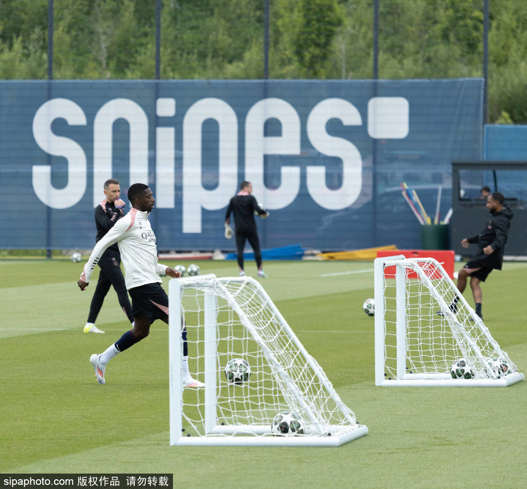 巴黎首夺欧冠！登贝莱法网高举大耳朵杯，金球奖稳了？5-0屠杀创历史！