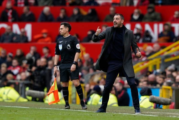 天空：前赫尔城主帅赛列斯是接替怀尔德出任谢菲联主帅的热门人选